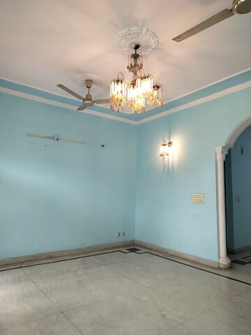 Room in 2 BHK Builder Floor at Sector 49 – for Rent