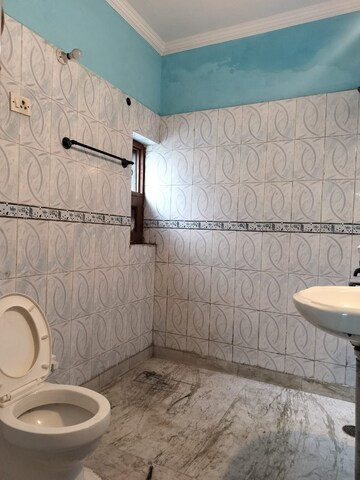 Bathroom in 2 BHK Builder Floor at Sector 49 – for Rent