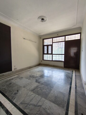 Room in 3 BHK Apartment at The Mahesh CGHS, Sector 21c – for Sale