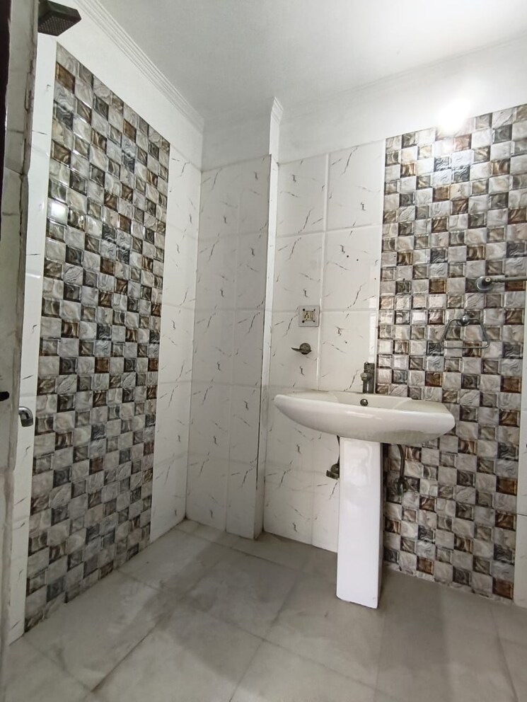 Bathroom, the-mahesh-cghs 3 Bedroom 1600 Sq.Ft. Apartment In Sector 21c Faridabad 9129970