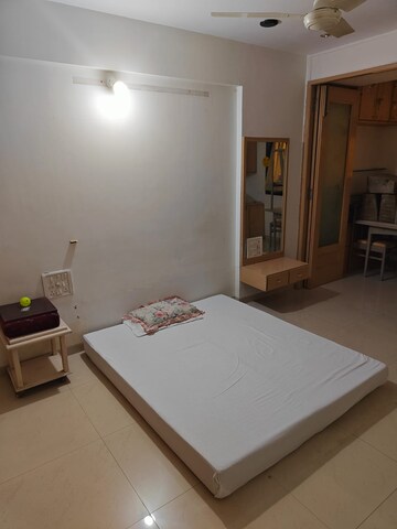 Bedroom in 2 BHK Apartment at Gamdevi – for Rent