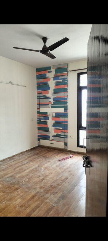 Room in 3 BHK Apartment at SRS Royal Hills, Sector 87 – for Rent