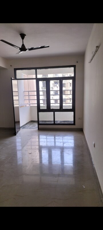 Room in 3 BHK Apartment at SRS Royal Hills, Sector 87 – for Rent