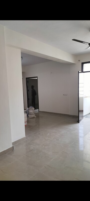 Room in 3 BHK Apartment at SRS Royal Hills, Sector 87 – for Rent