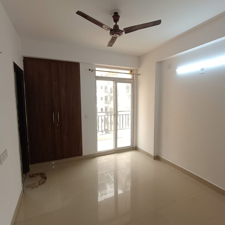 Room, express-zenith 3 Bedroom 915 Sq.Ft. Apartment In Sector 77 Noida 9129982