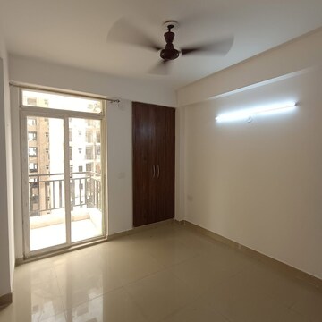 3 BHK Apartment For Rent in Express Zenith, Sector 77