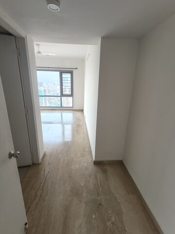 Room in 3 BHK Apartment at Imperial Heights Goregaon West, Goregaon West – for Rent