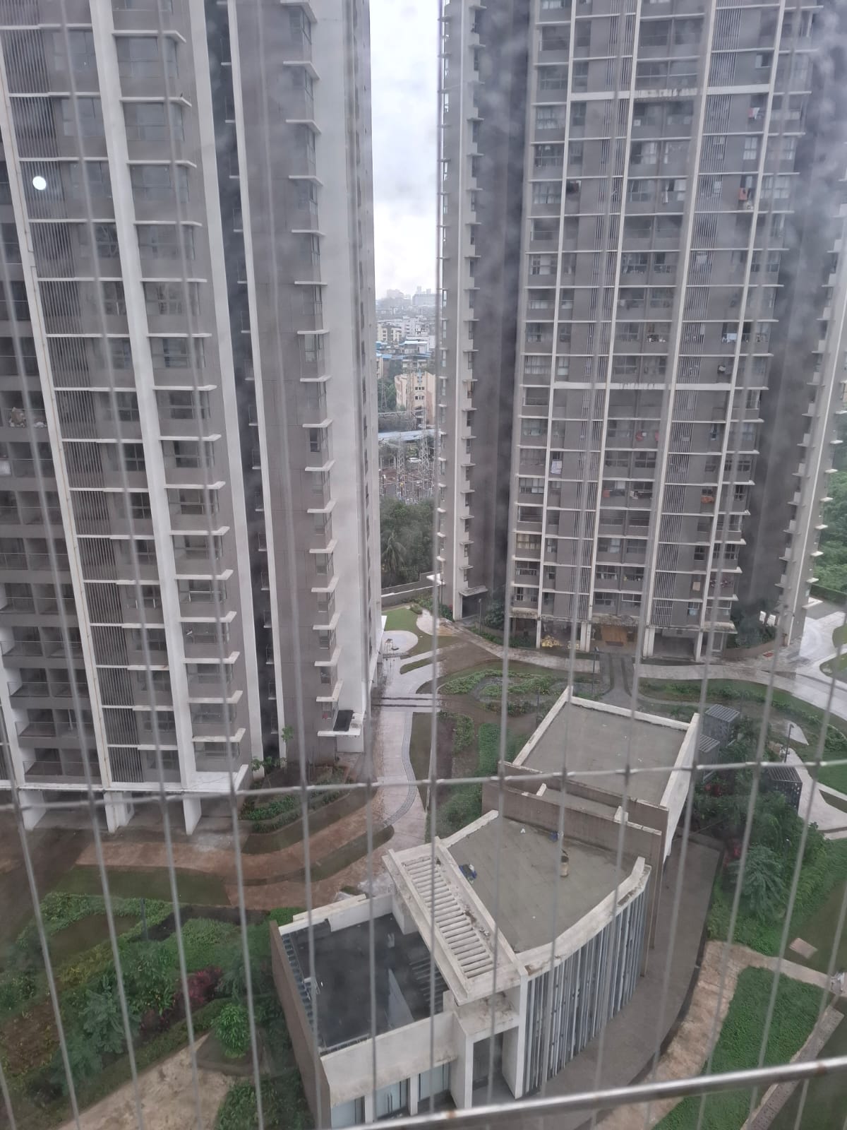 2 BHK Apartment For Rent in Kalpataru Paramount