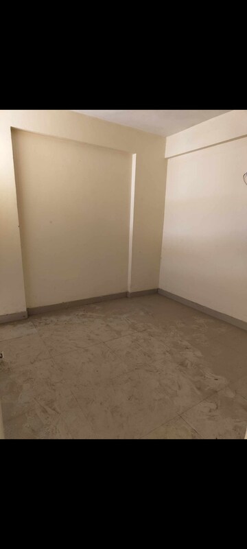Room in 2 BHK Apartment at Conscient Habitat 78, Sector 78 – for Rent