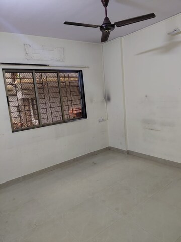 Room in 1 BHK Apartment at Neel Laxmi CHS, Vile Parle East – for Rent