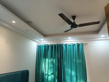 Furnished Amenities in 3 BHK Apartment at DLF Regal Gardens, Sector 90 – for Rent