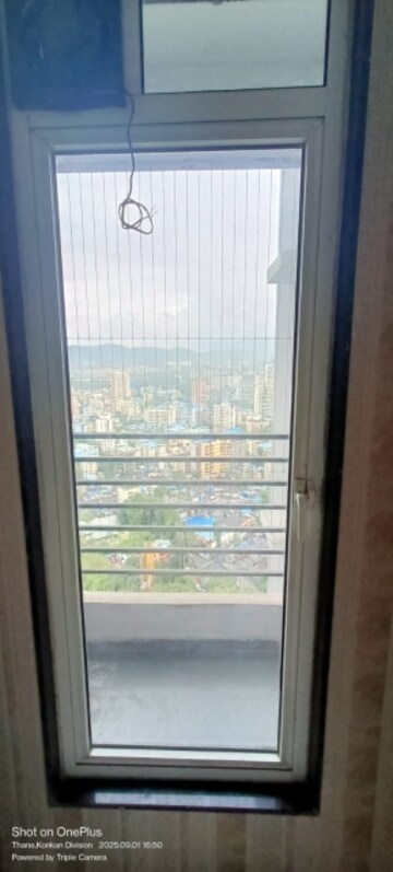 Bathroom in 4 BHK Apartment at Sheth Zuri, Laxmi Nagar – for Rent