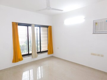 Room in 2 BHK Apartment at Kalpataru Estate Mumbai, Jogeshwari East – for Rent