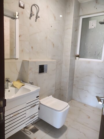 Bathroom in 5 BHK Apartment at Saan Verdante, Sector 95 – for Rent
