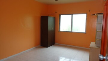 Room in 2 BHK Apartment at Nirmal Township A, Hadapsar – for Rent