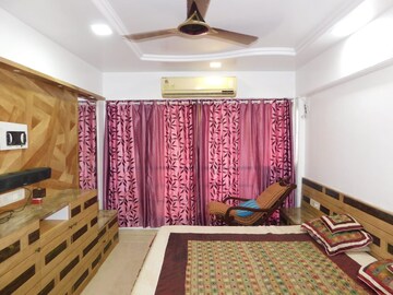 Bedroom in 3 BHK Apartment at Sunrise CHS Andheri, Andheri West – for Rent