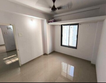 Room in 1 BHK Apartment at Goregaon West – for Rent