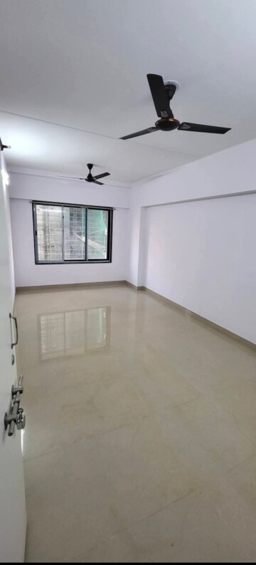 Room in 1 BHK Apartment at Goregaon West – for Rent
