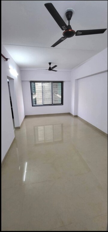 Room in 1 BHK Apartment at Goregaon West – for Rent