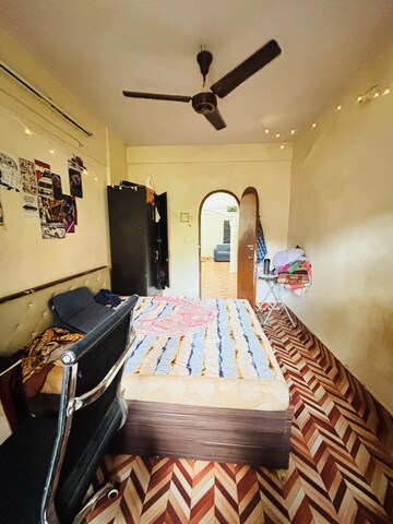 Room in 2 BHK Apartment at Andheri West – for Rent