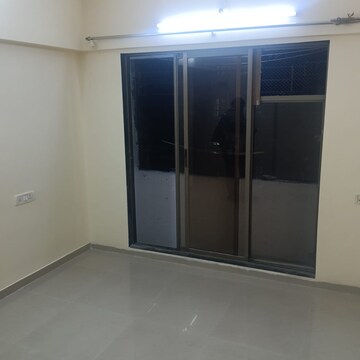 Room in 1 BHK Apartment at Kaveri CHS Goregaon, Goregaon West – for Rent