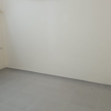Room in 1 BHK Apartment at Kaveri CHS Goregaon, Goregaon West – for Rent