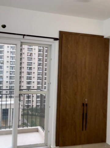 Room in 3 BHK Apartment at ATS Happy Trails, Sector 10 Greater Noida – for Rent