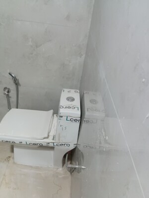 Attached Bathroom in 1 RK Builder Floor at Maidan Garhi – for Sale