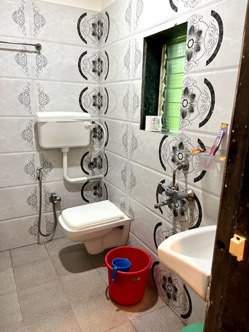 Team Area in 3 BHK Apartment at Radha Madhav, Borivali East – for Rent