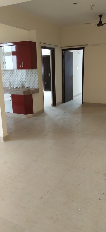 Furnished Amenities in 3 BHK Apartment at Supertech Czar Suites, Omicron I Greater Noida – for Rent
