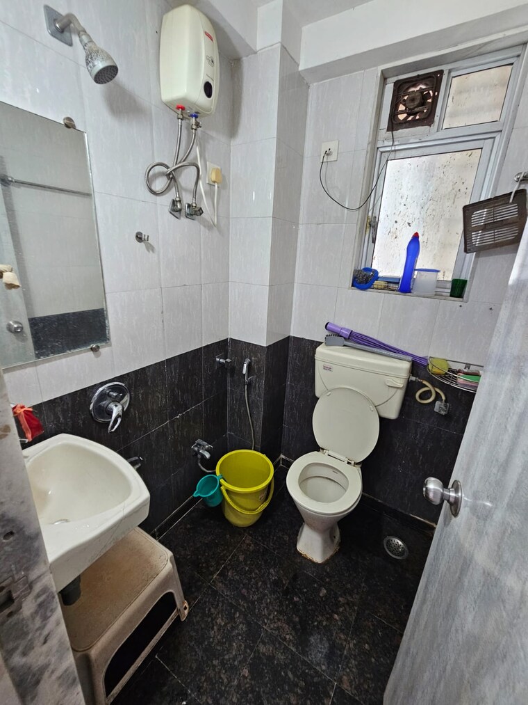 Team Area, evershine-millennium-paradise 3 Bedroom 800 Sq.Ft. Apartment In Kandivali East Mumbai 9130255