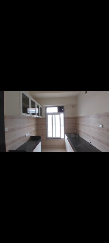 Room in 1 BHK Apartment at Sheth Avante, Kanjurmarg West – for Rent