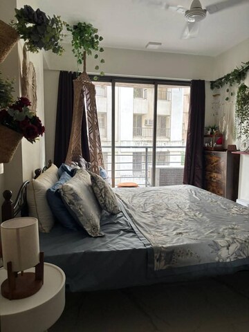 Bedroom in 3 BHK Apartment at Andheri West – for Rent