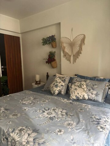 Living Room in 3 BHK Apartment at Andheri West – for Rent