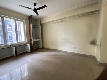 Room in 3 BHK Apartment at Bengal Dcl Sampoorna, Rajarhat – for Rent