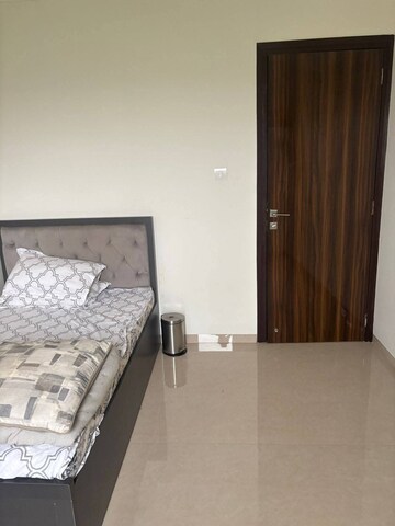 Bedroom in 3 BHK Apartment at Andheri West – for Rent