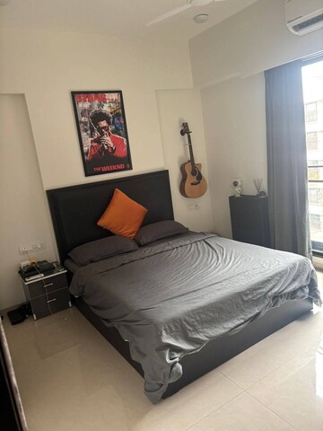 Bedroom in 3 BHK Apartment at Andheri West – for Rent
