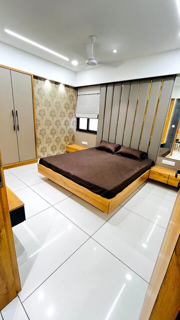 Team Area in 3 BHK Apartment at Andheri West – for Rent