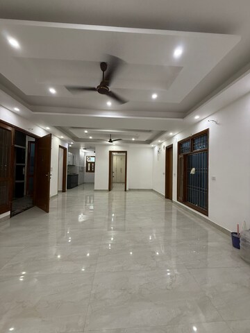 Living Room in 4 BHK Builder Floor at Vasant Kunj – for Rent