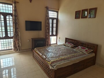 Bedroom in 2 BHK Independent House at Gomti Nagar – for Rent