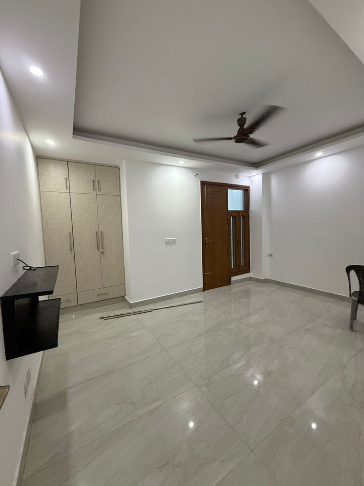 Room, vasant kunj enclave 4 Bedroom 2000 Sq.Ft. Builder Floor In Vasant Kunj Enclave Delhi 9130353