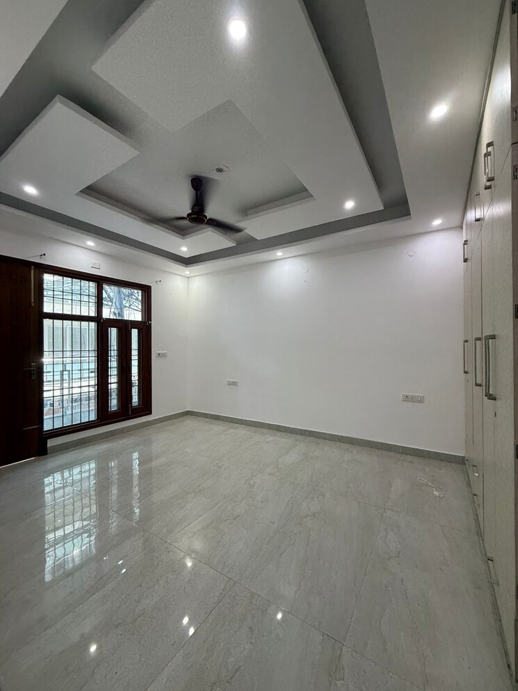 Room, vasant kunj enclave 4 Bedroom 2000 Sq.Ft. Builder Floor In Vasant Kunj Enclave Delhi 9130353