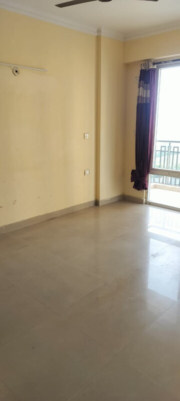 Room in 2 BHK Apartment at Dwarkadhish Homes, Sector 84 – for Rent