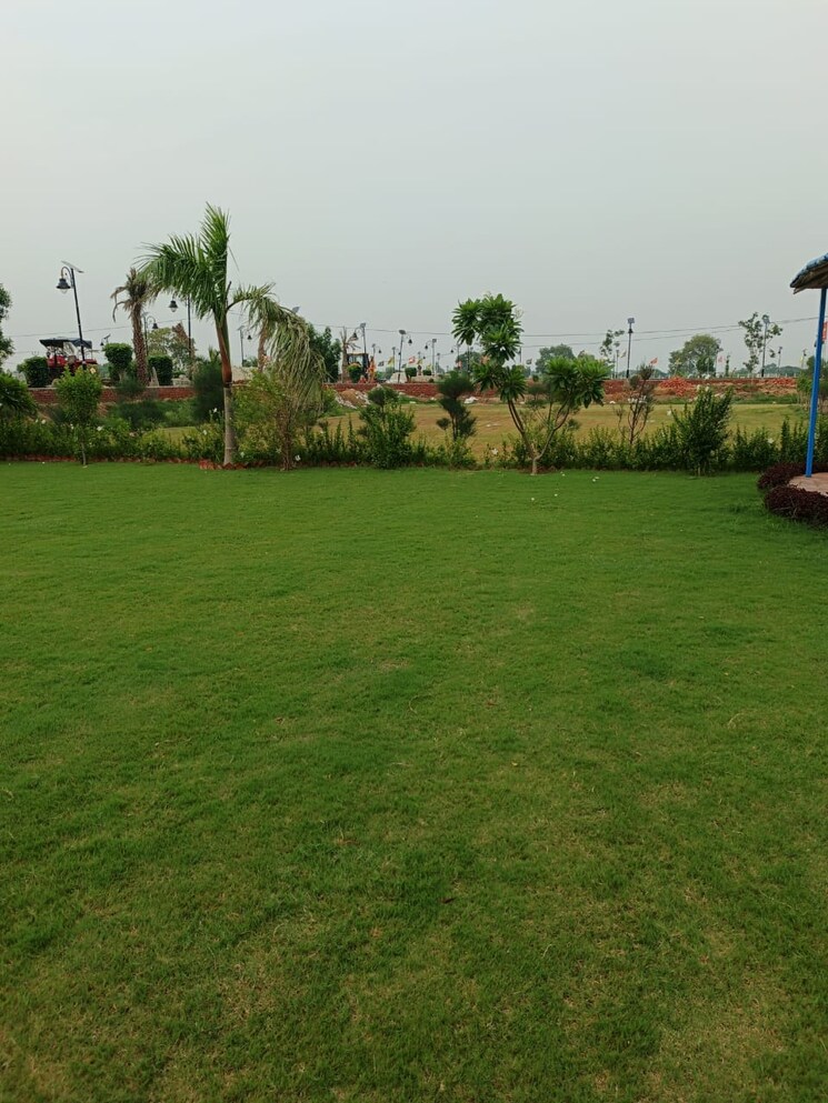 Garden, badagaon  200 Sq.Yd. Plot In Badagaon Gwalior 9130424