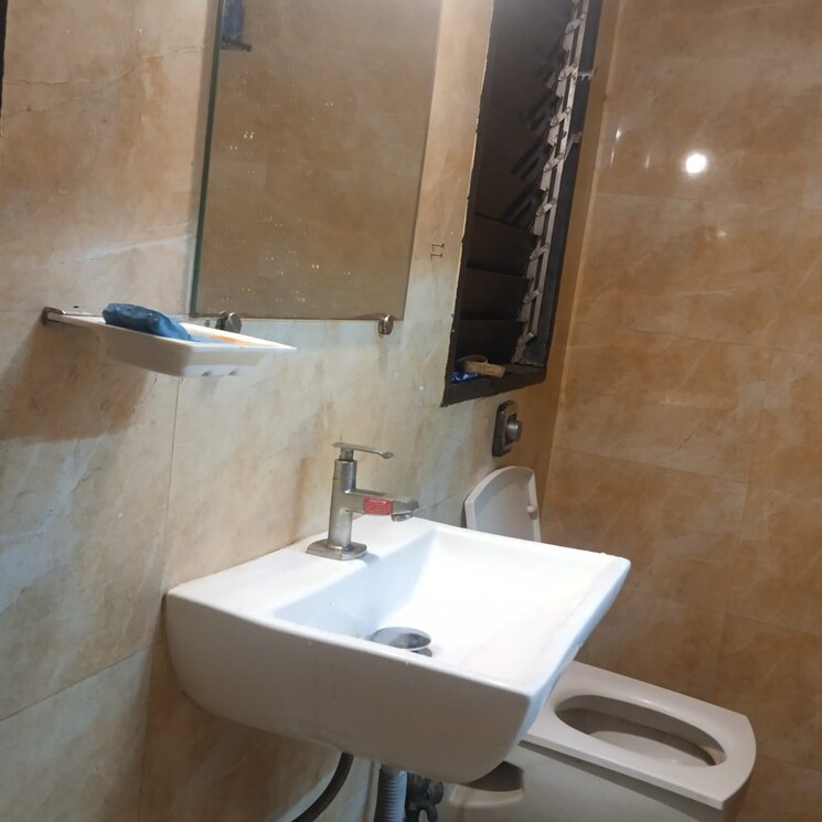 Bathroom, unnat-nagar-43-44 2.5 Bedroom 1250 Sq.Ft. Villa In Goregaon West Mumbai 9130480
