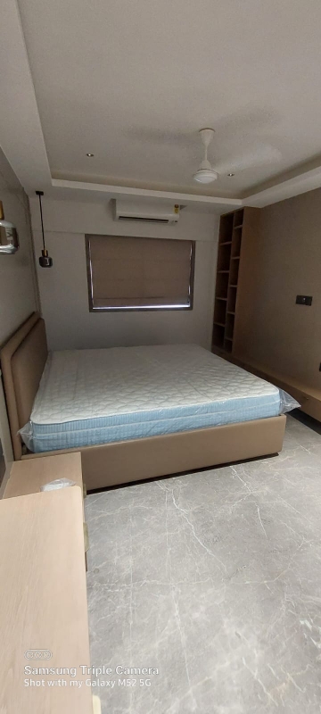 3 BHK + Servant Room Apartment For Rent in Giriraj Apartments