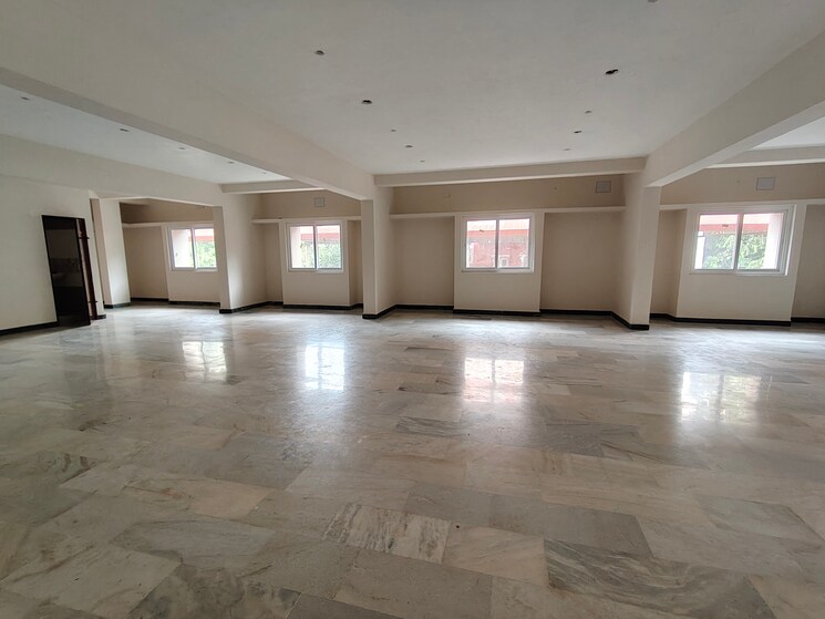 Room, thyagaraya nagar Commercial Office Space in IT/SEZ 3200 Sq.Ft. In Thyagaraya Nagar Chennai 9130502