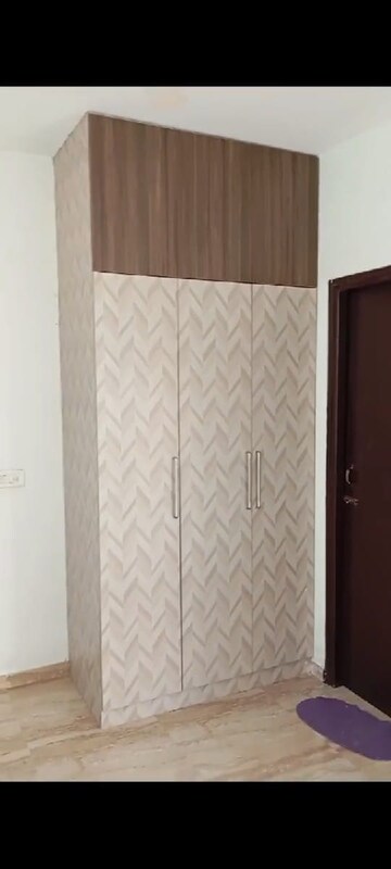 Room in 2 BHK Apartment at Pivotal Devaan, Sector 84 – for Rent