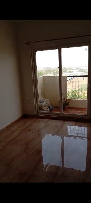 Room in 2 BHK Apartment at Pivotal Devaan, Sector 84 – for Rent