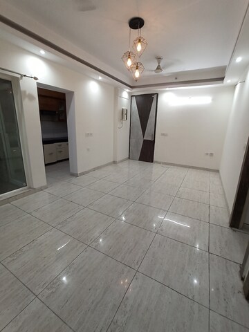 Living Room in 2.5 BHK Apartment at Ajnara Ambrosia, Sector 118 – for Rent